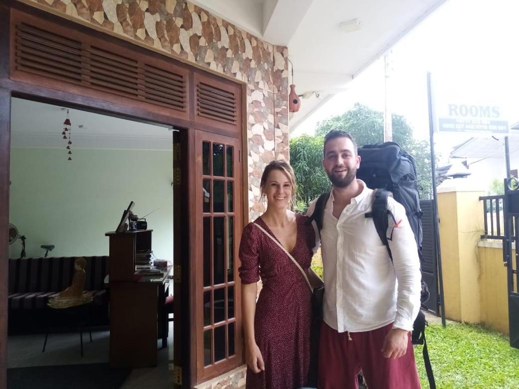 The City Tourist Hotel Anuradhapura Exterior foto