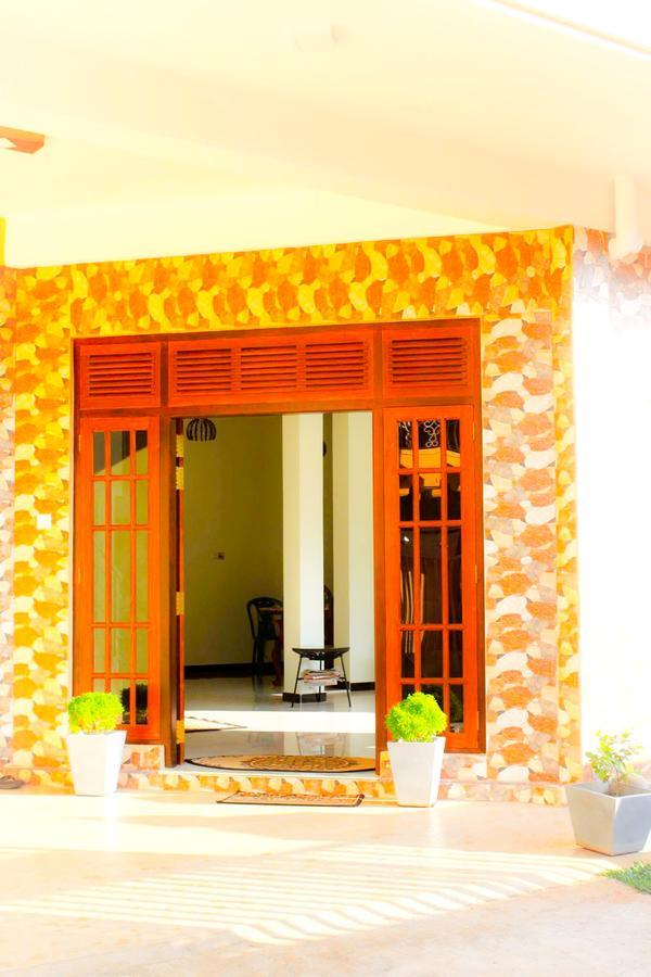 The City Tourist Hotel Anuradhapura Exterior foto